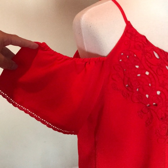 Francesca’s off the shoulder blouse - Picture 3 of 5